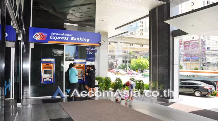  1  Office Space For Rent in Pattanakarn ,Bangkok ARL Ramkhamhaeng at UM Tower AA11803